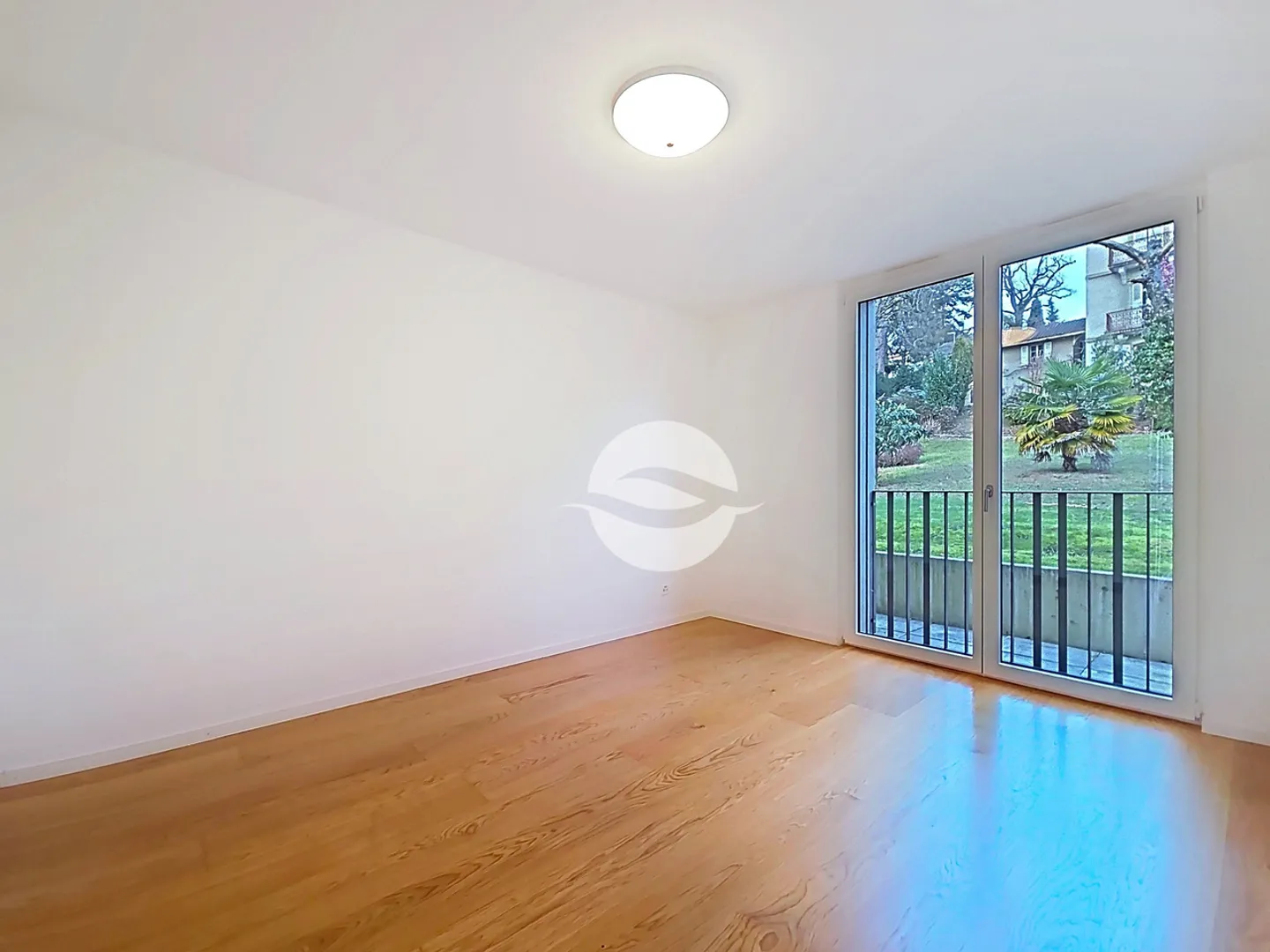 Splendida sistemazione di alta classe con ampia terrazza, a pochi passi dal lago - Foto 6 di 11