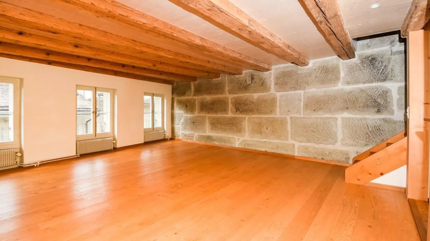 Galeriewohnung mit grosser Dachterrasse in der Berner Altstadt - Foto 2 von 11