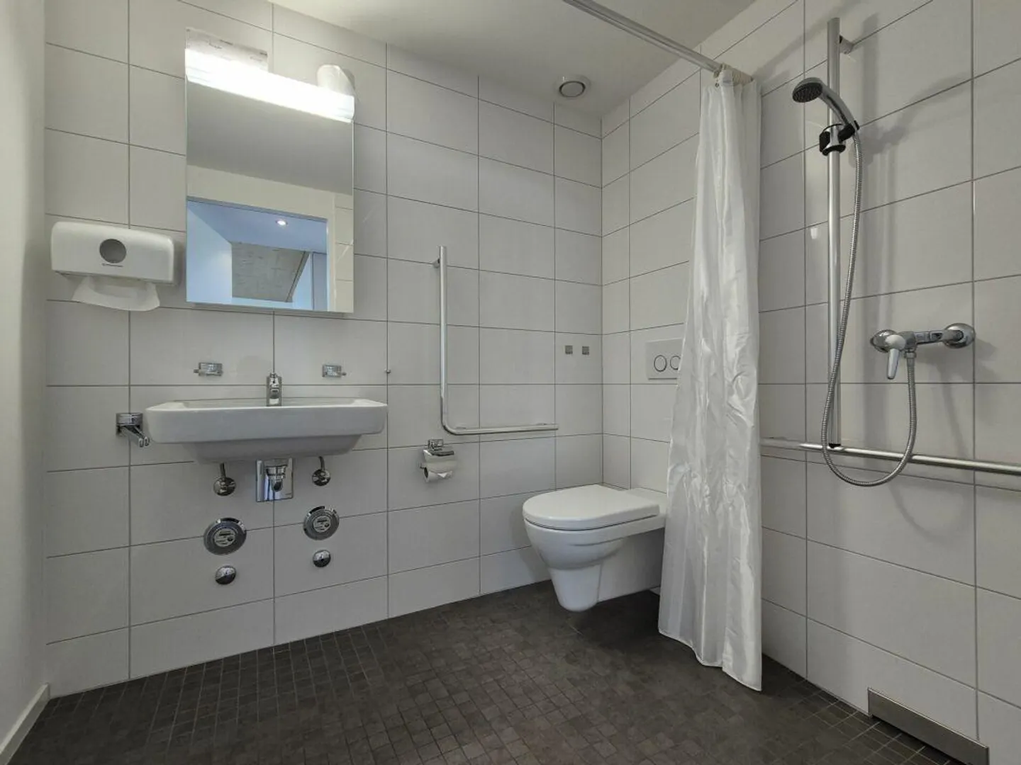 Assisted Living: Modern 2.5 Room Apartment with Modern Expansion and... - Photo 6 of 9