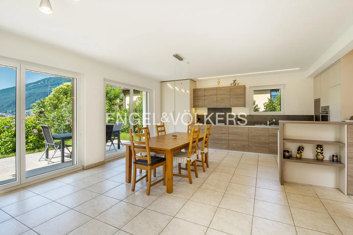 Bellissima casa unifamiliare con 5,5 stanze - Foto 3 di 15