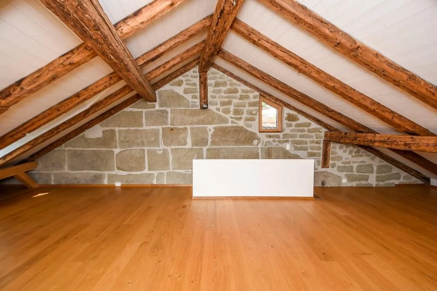 Galeriewohnung mit grosser Dachterrasse in der Berner Altstadt - Foto 6 von 11