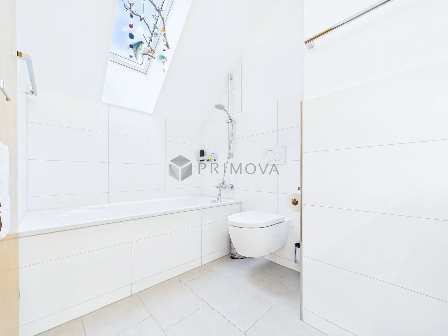 Affordable dream home in the Zurich Oberland with light, air, and plenty of storage space - Photo 10 of 13