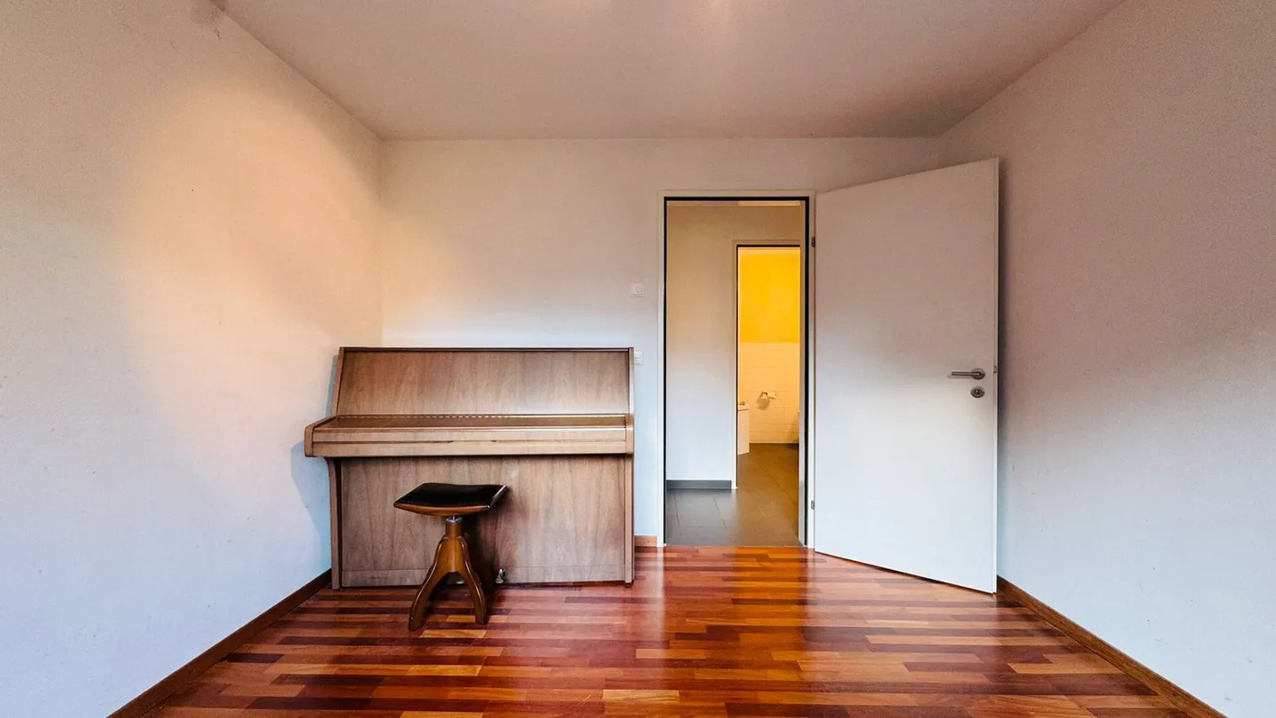 Modern 5.5-room garden maisonette apartment with winter garden, seating area and garage space - Photo 8 of 15