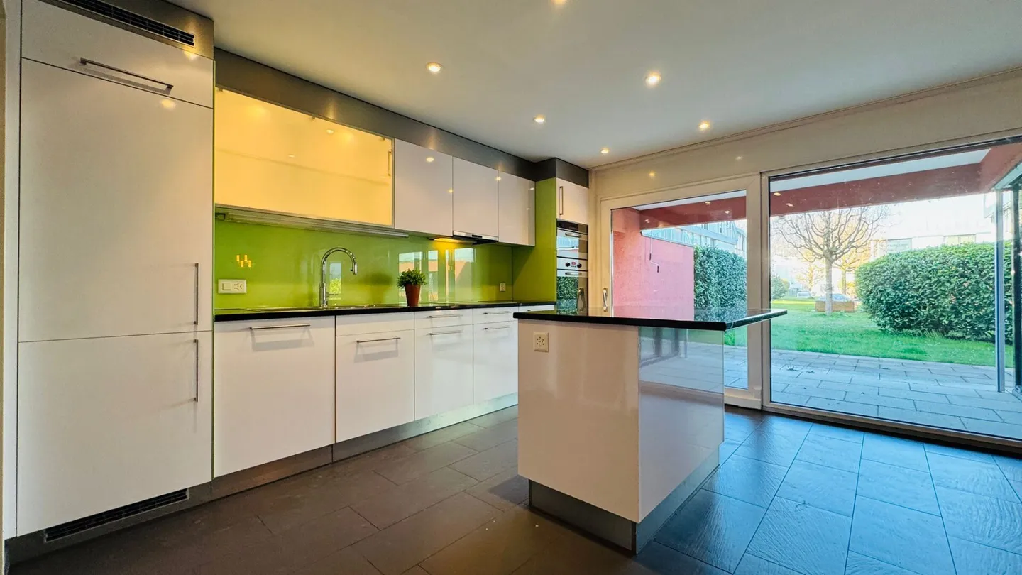 Modern 5.5-room garden maisonette apartment with winter garden, seating area and garage space - Photo 5 of 15