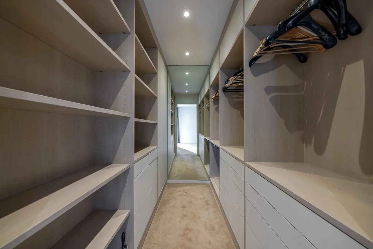Exclusivity - Superb contemporary penthouse in the heart of Saint-Jean - Photo 7 of 10