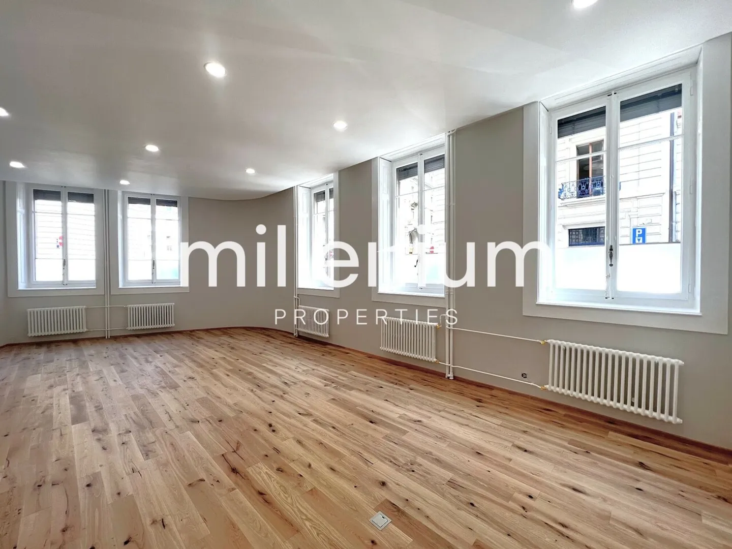 Bureau de standing à louer à Genève - Photo 1 sur 3