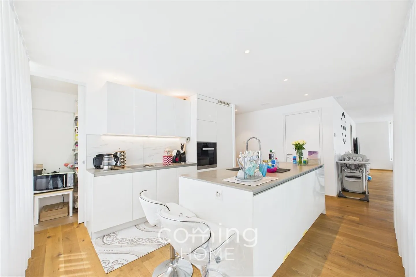 Modern 5.5-room apartment in Brig-Glis - spacious, sunny and with garden - Photo 2 of 13