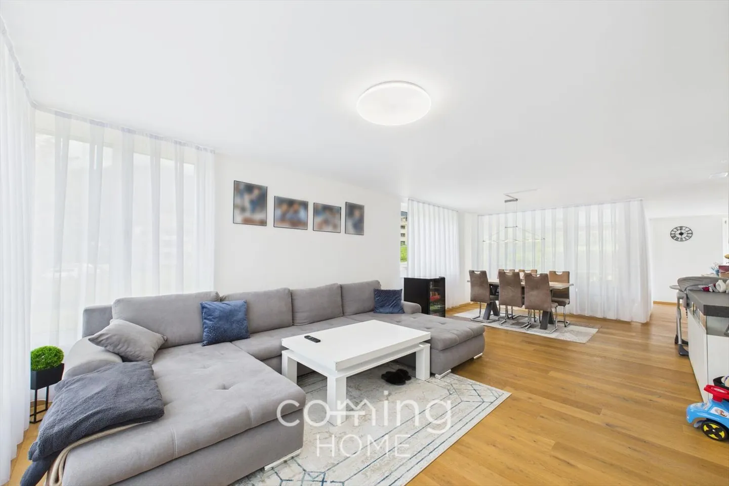 Modern 5.5-room apartment in Brig-Glis - spacious, sunny and with garden - Photo 4 of 13