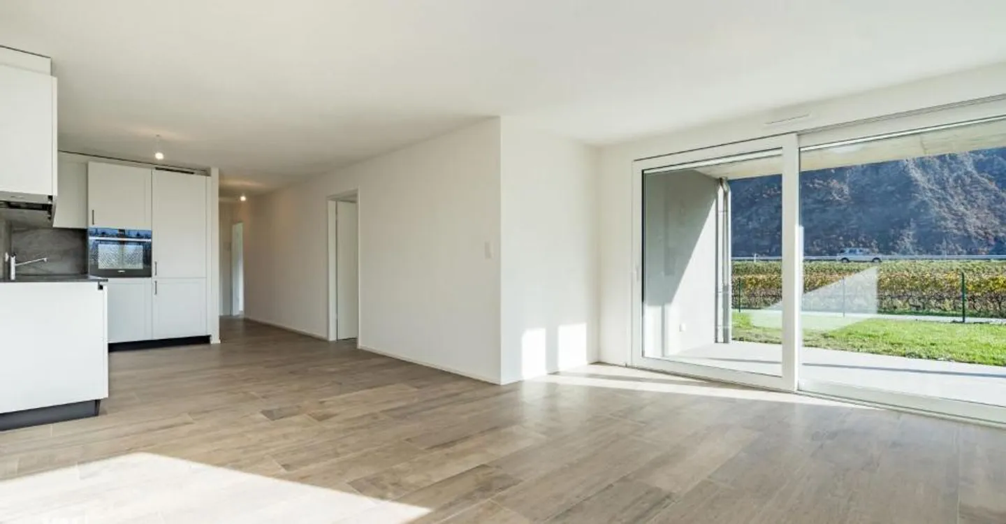 Elegant 3.5 room new apartment, combining comfort and brightness with terrace and private garden - Photo 1 of 11