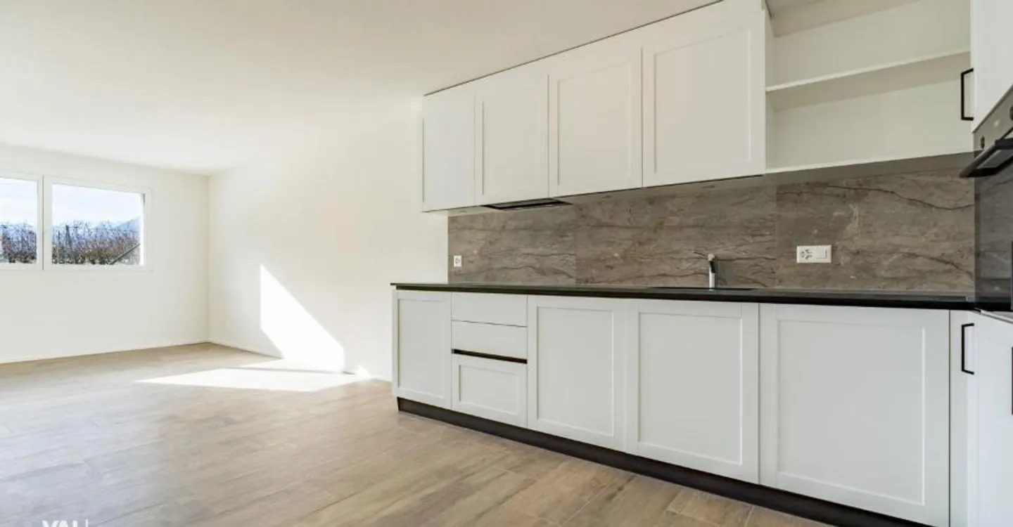 Elegant 3.5 room new apartment, combining comfort and brightness with terrace and private garden - Photo 3 of 11