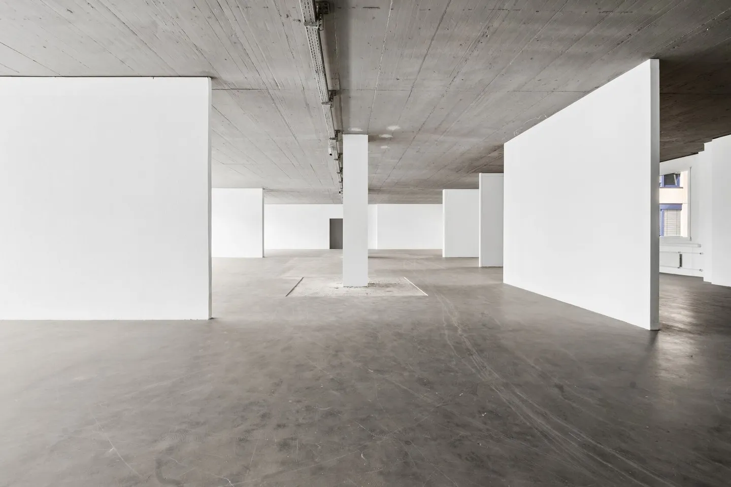 Edificio ad uso misto in affitto - Foto 2 di 8