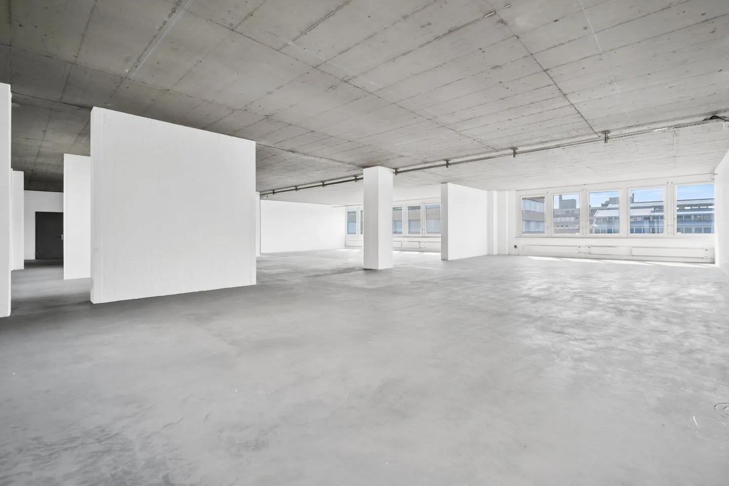 Edificio ad uso misto in affitto - Foto 3 di 8