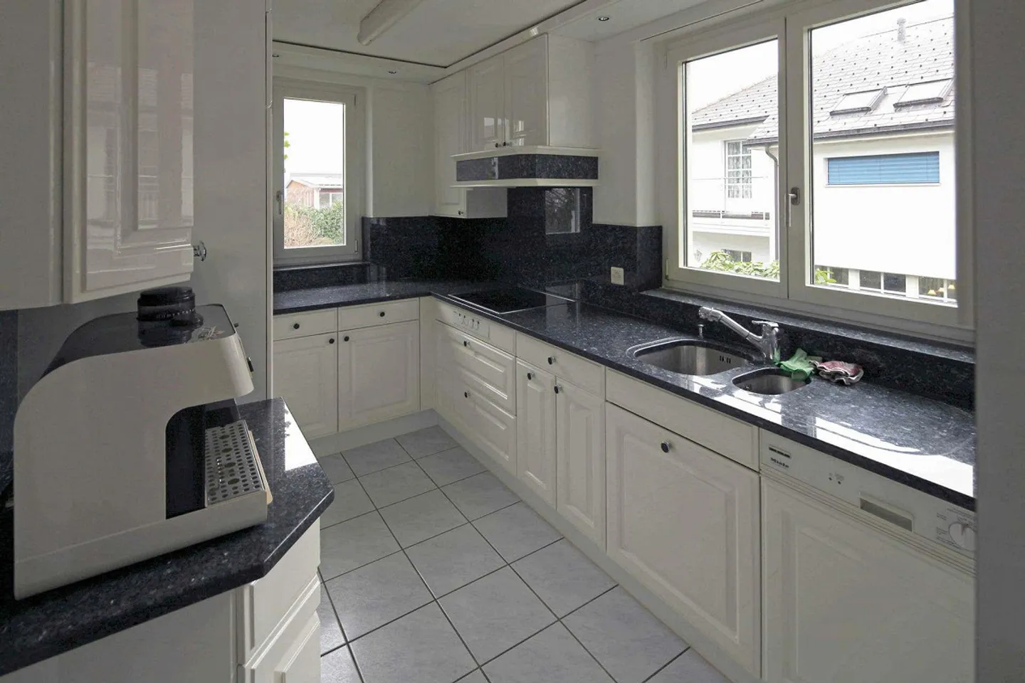 Your new home between lake and mountains - Photo 7 of 13