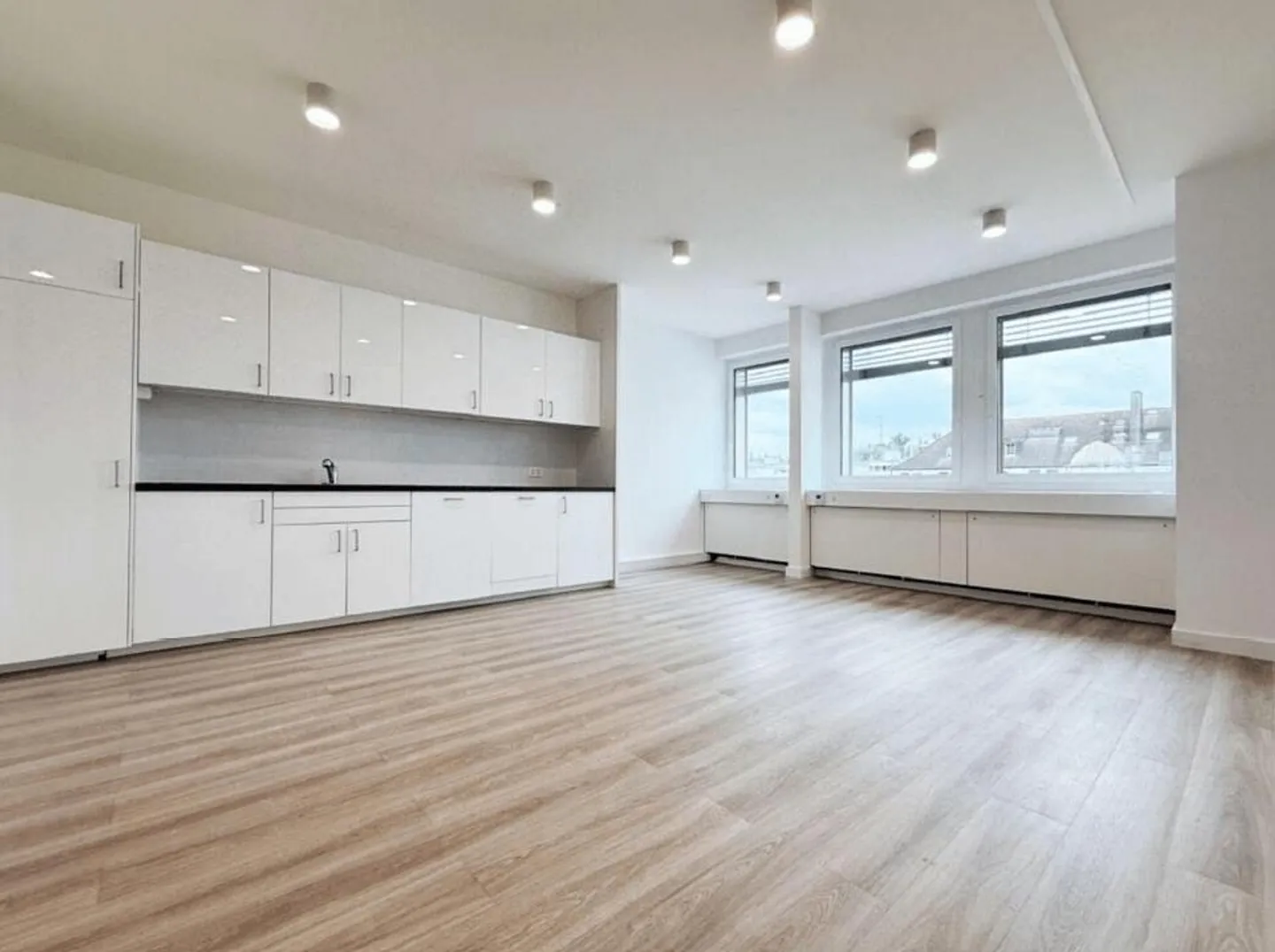 Plug & Work Office on the 4th Floor in a Prime Location - Near SBB Basel Station - Photo 12 of 13