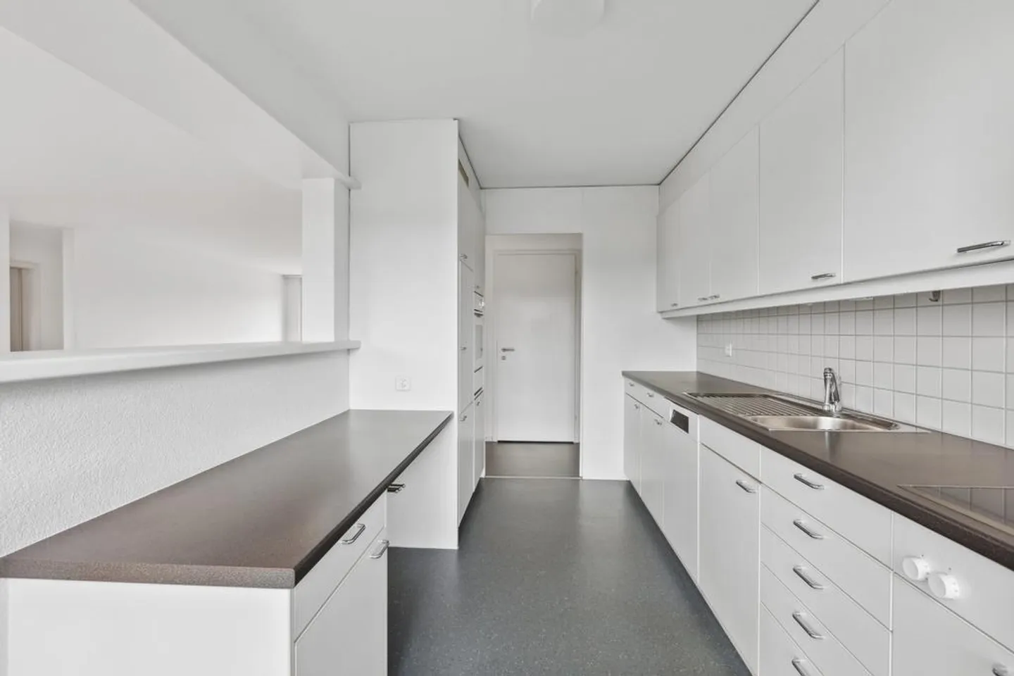 Appartamento soleggiato in un quartiere adatto alle famiglie - Foto 2 di 12