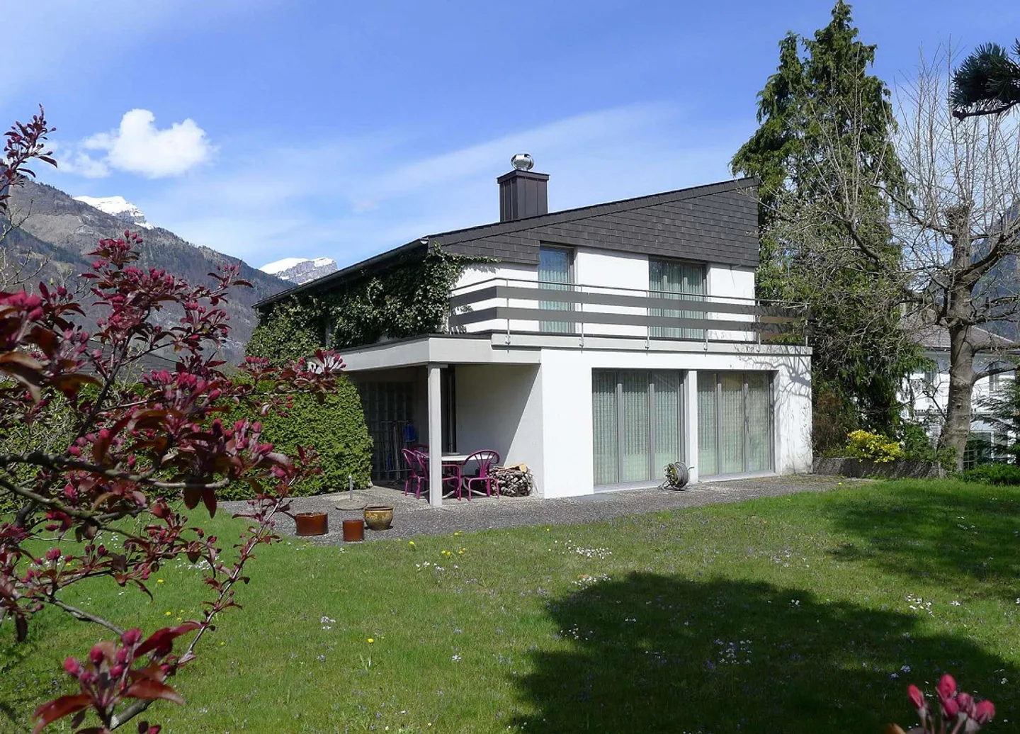 Your new home between lake and mountains - Photo 1 of 13