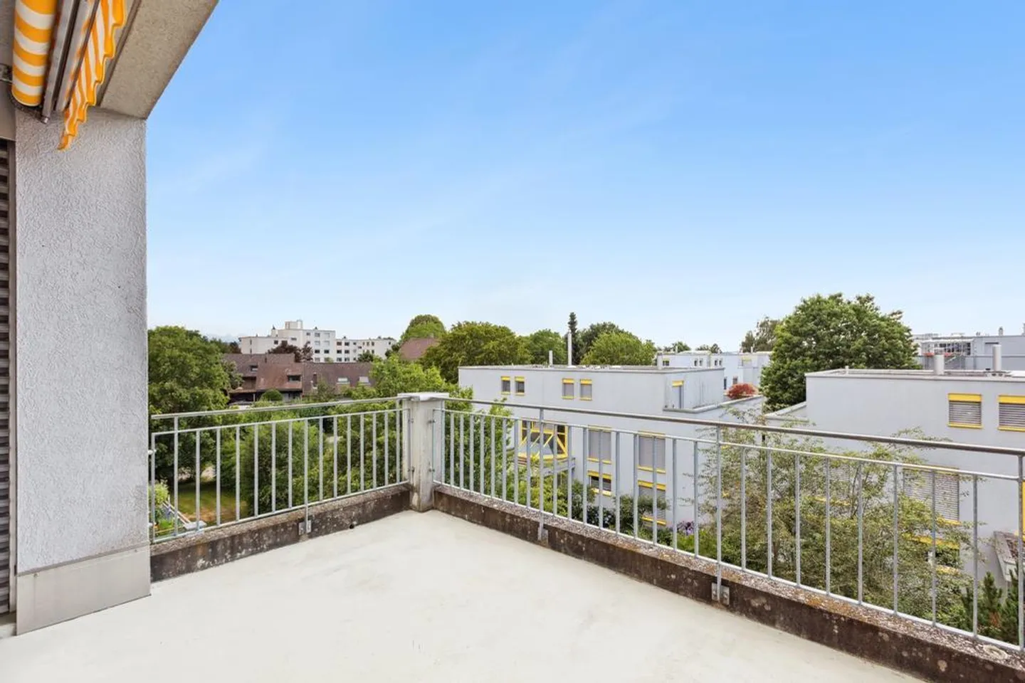 Appartamento soleggiato in un quartiere adatto alle famiglie - Foto 11 di 12