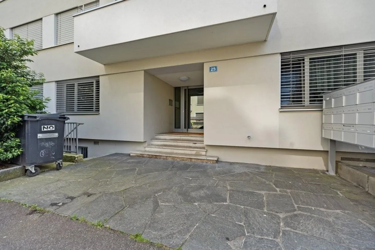 Modern apartment near Novartis Campus - Photo 2 of 7