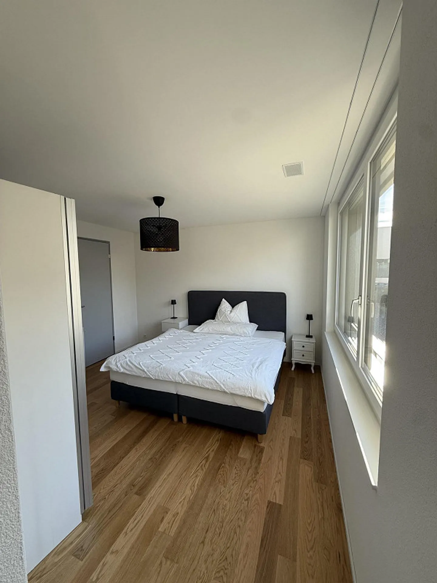 Moderne Wohnung zur Untermiete in Pfäffikon SZ - Foto 6 di 16