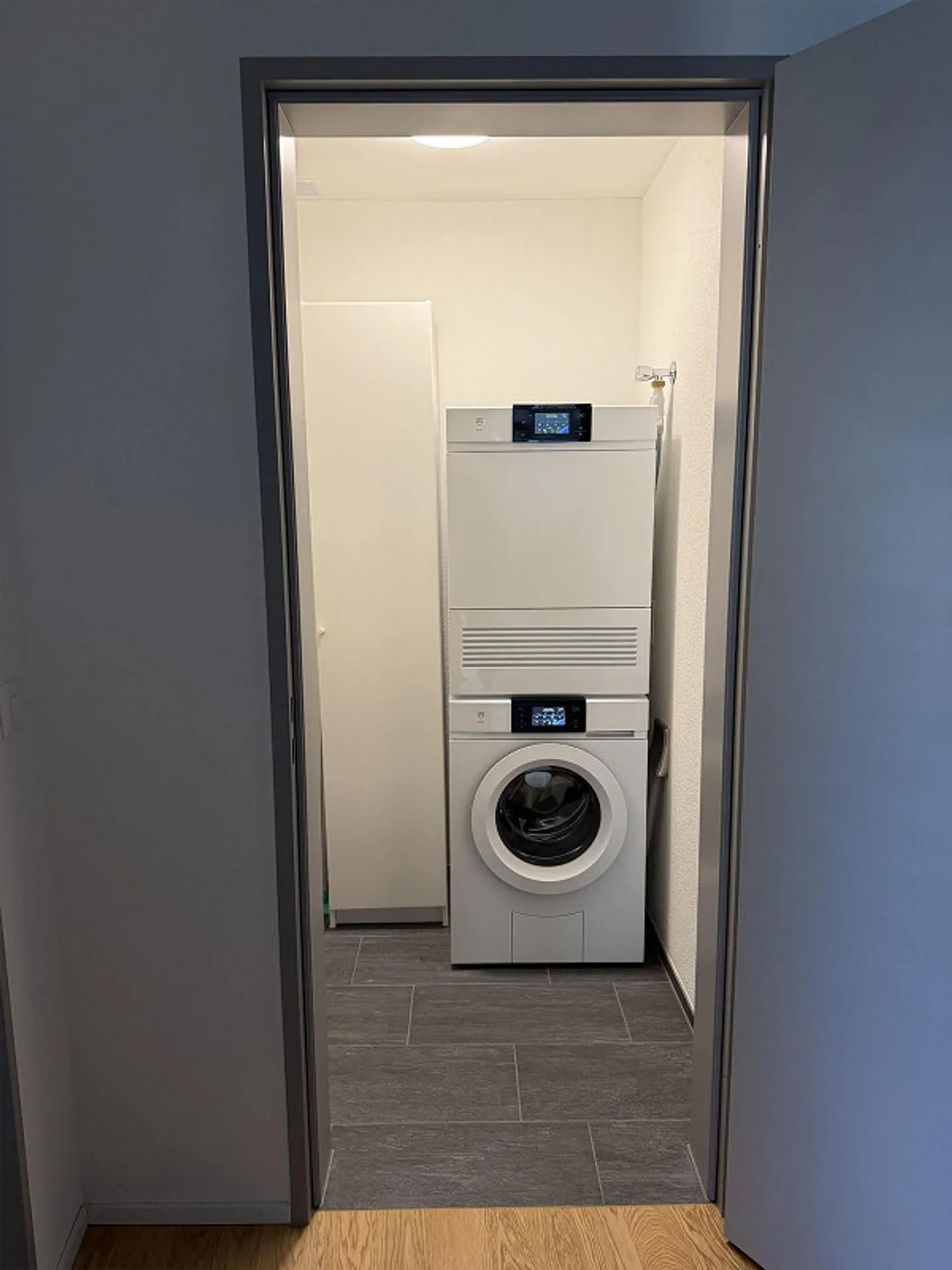 Moderne Wohnung zur Untermiete in Pfäffikon SZ - Foto 3 di 16