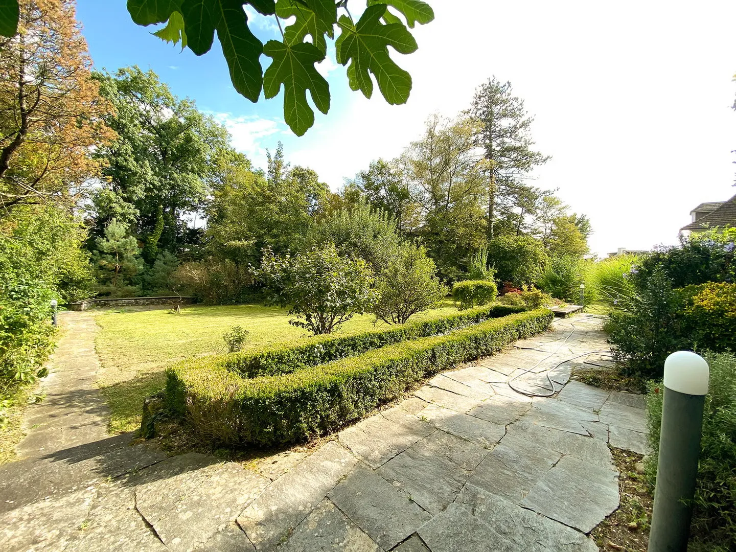 Herrschaftliches Haus mit riesigem Garten im Steingrubenquartier - Foto 6 di 18