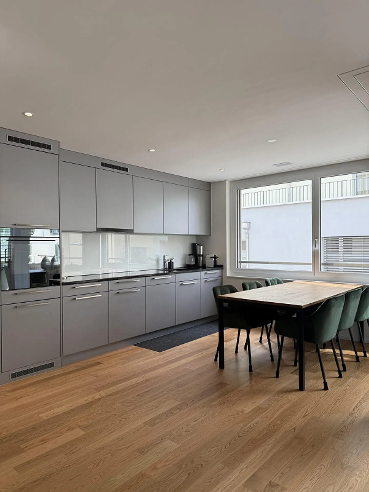 Moderne Wohnung zur Untermiete in Pfäffikon SZ - Foto 14 di 16