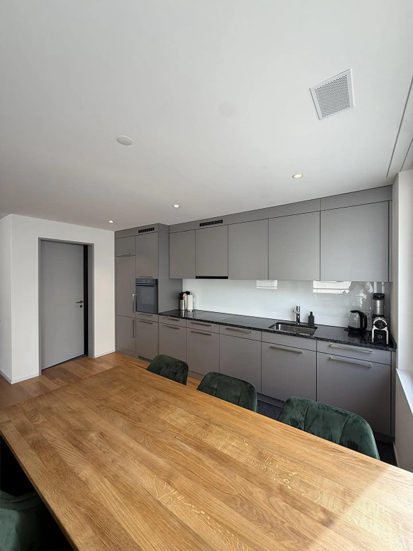 Moderne Wohnung zur Untermiete in Pfäffikon SZ - Foto 15 di 16