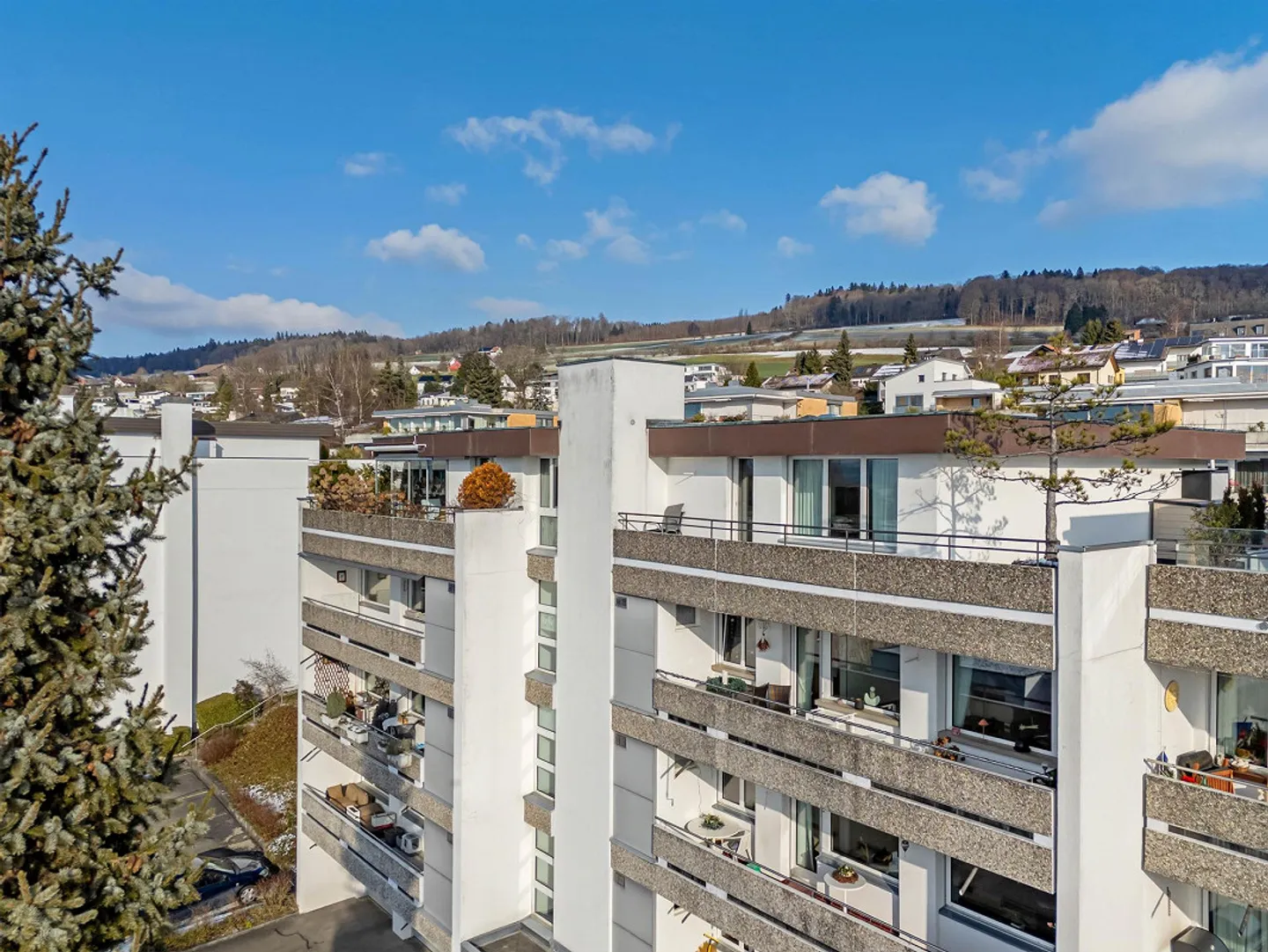 Vivi panorami e comfort in una posizione centrale - Foto 1 di 13