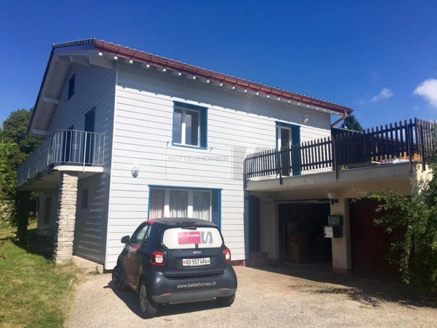 SPACIOUS WITH GARDEN BY THE LAKE - Photo 1 of 6