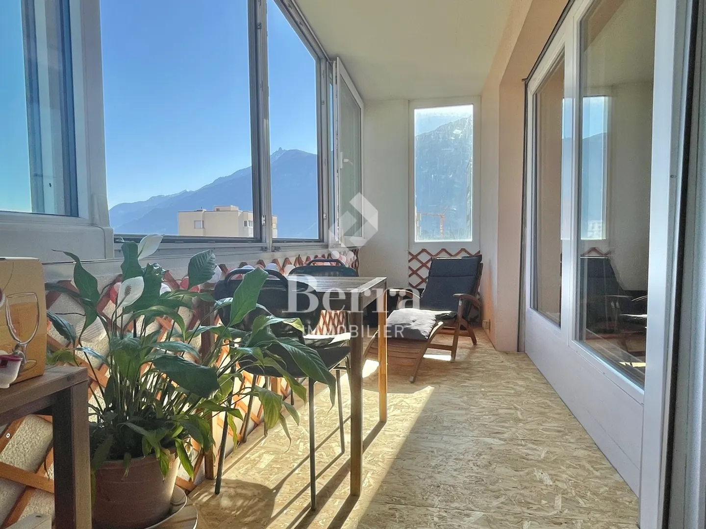 Appartamento con 4.5 stanze - Foto 2 di 18