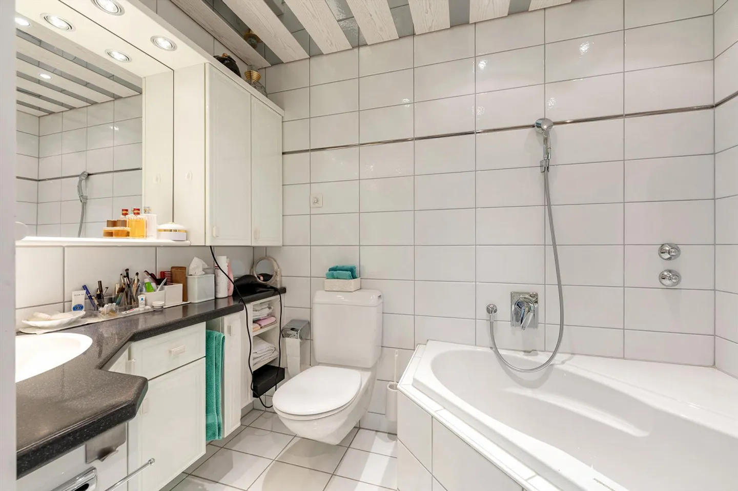 Vivi panorami e comfort in una posizione centrale - Foto 8 di 13