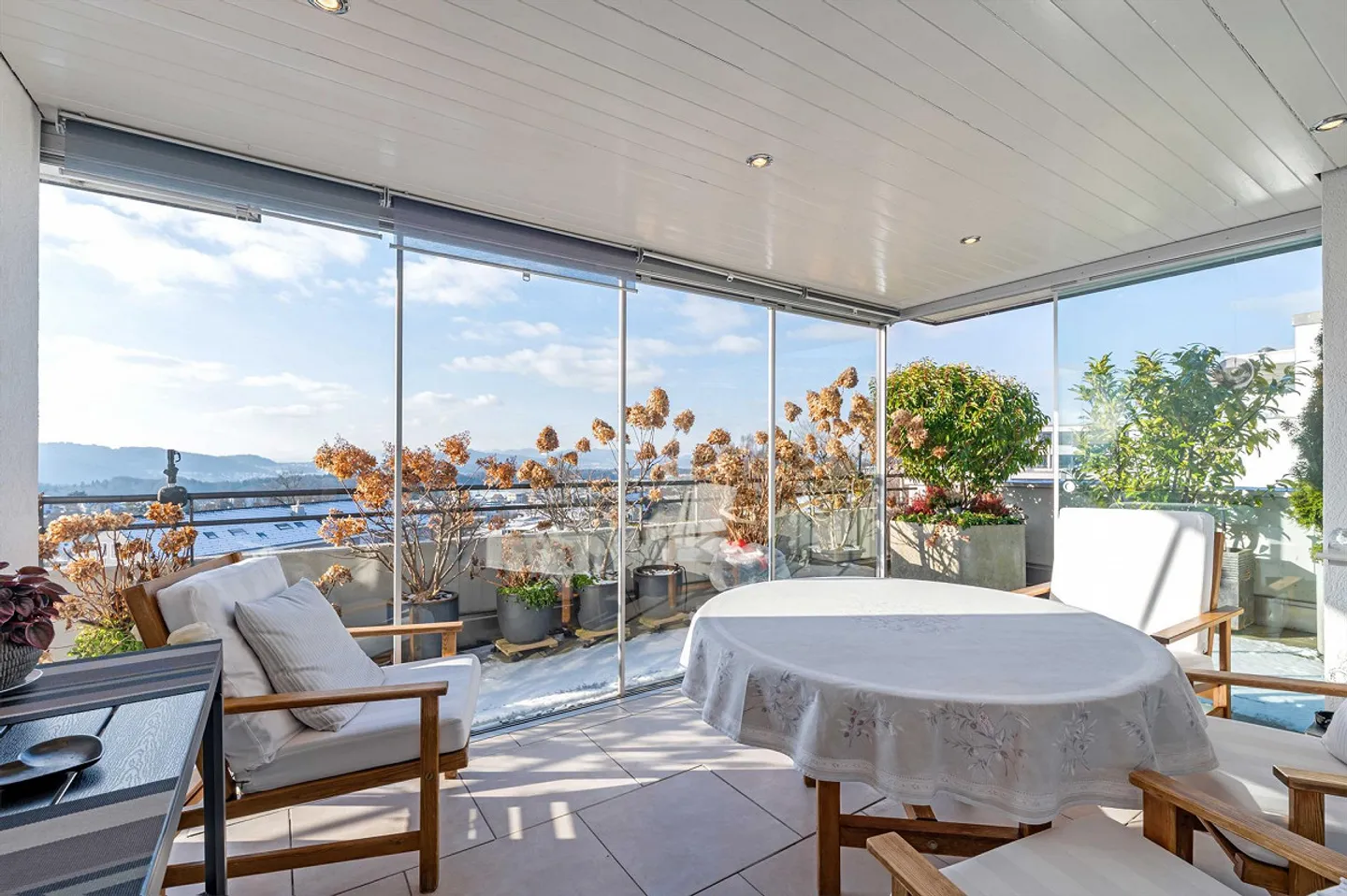 Vivi panorami e comfort in una posizione centrale - Foto 9 di 13