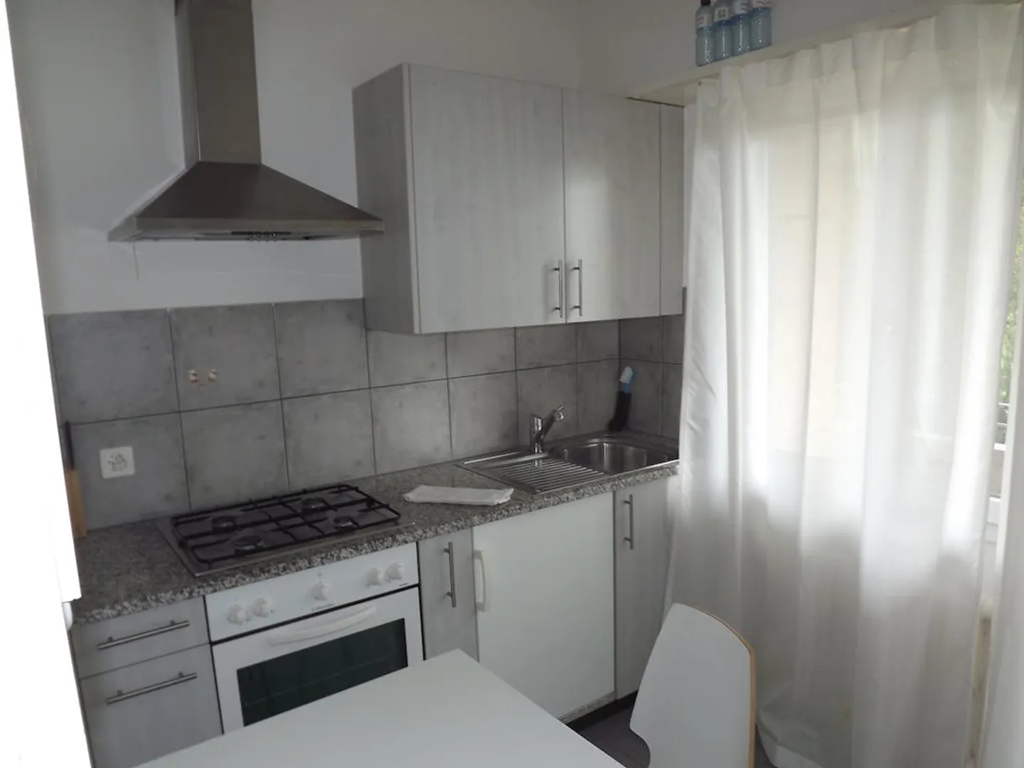 Apartment for rent - Photo 3 of 6