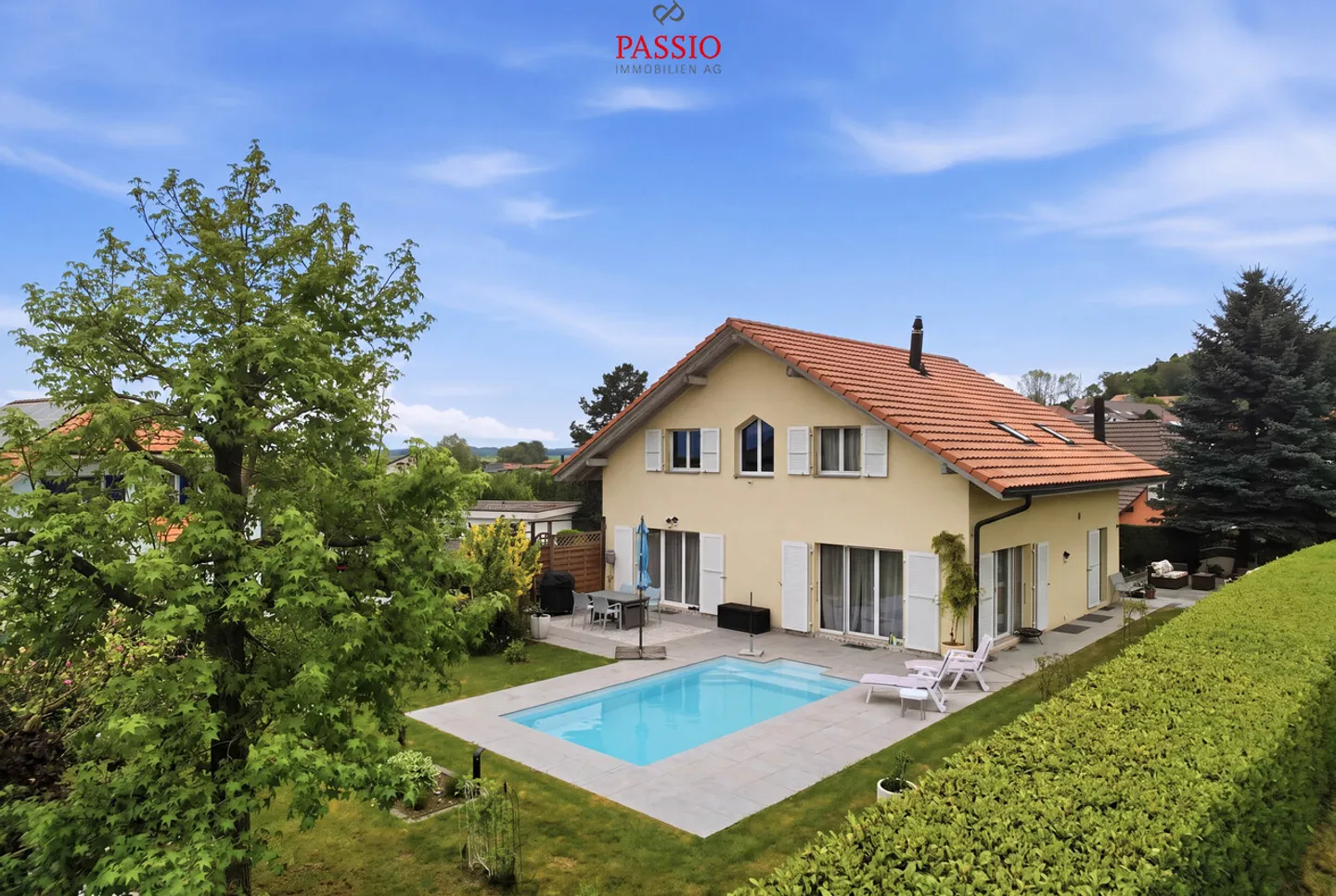 Elegant 6.5-Room Single-Family House with Pool and Garden Oasis - Photo 1 of 37