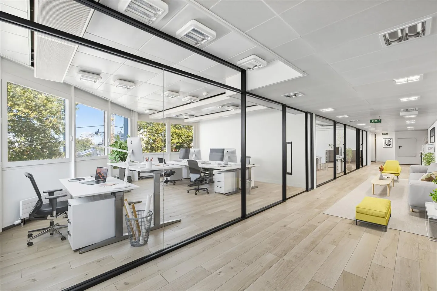 Bureau et bâtiment administratif, près du centre-ville et des axes autoroutiers. - Photo 5 sur 5