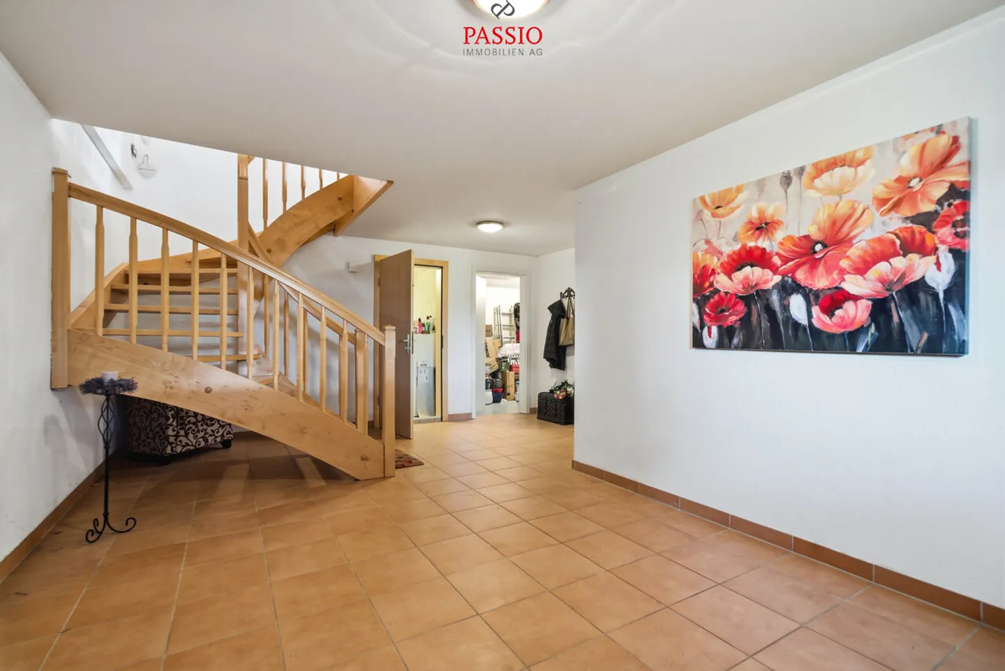 Elegant 6.5-Room Single-Family House with Pool and Garden Oasis - Photo 19 of 37