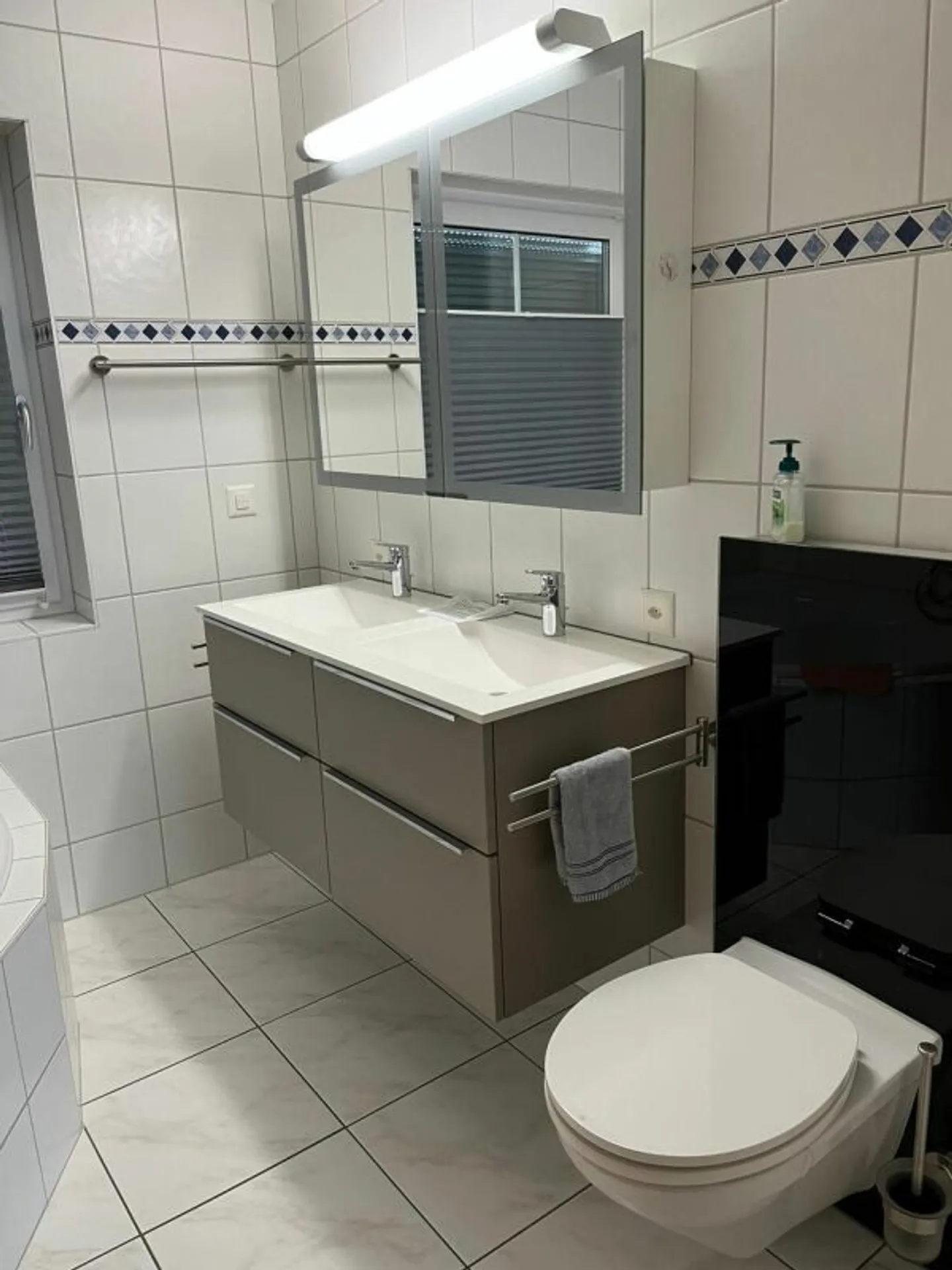 Moderne 3.5-Zi-Dachwohnung mit Garage - Foto 11 von 12