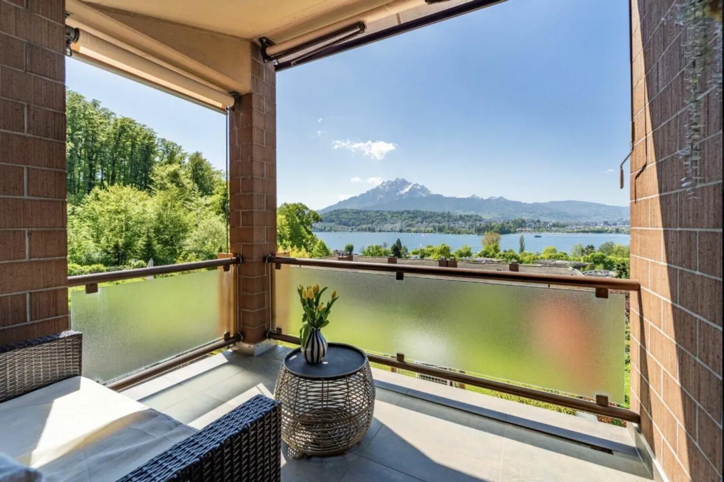 Logenplatz über dem Vierwaldstättersee, elegantes Reihenhaus-Juwel ... - Photo 7 of 10