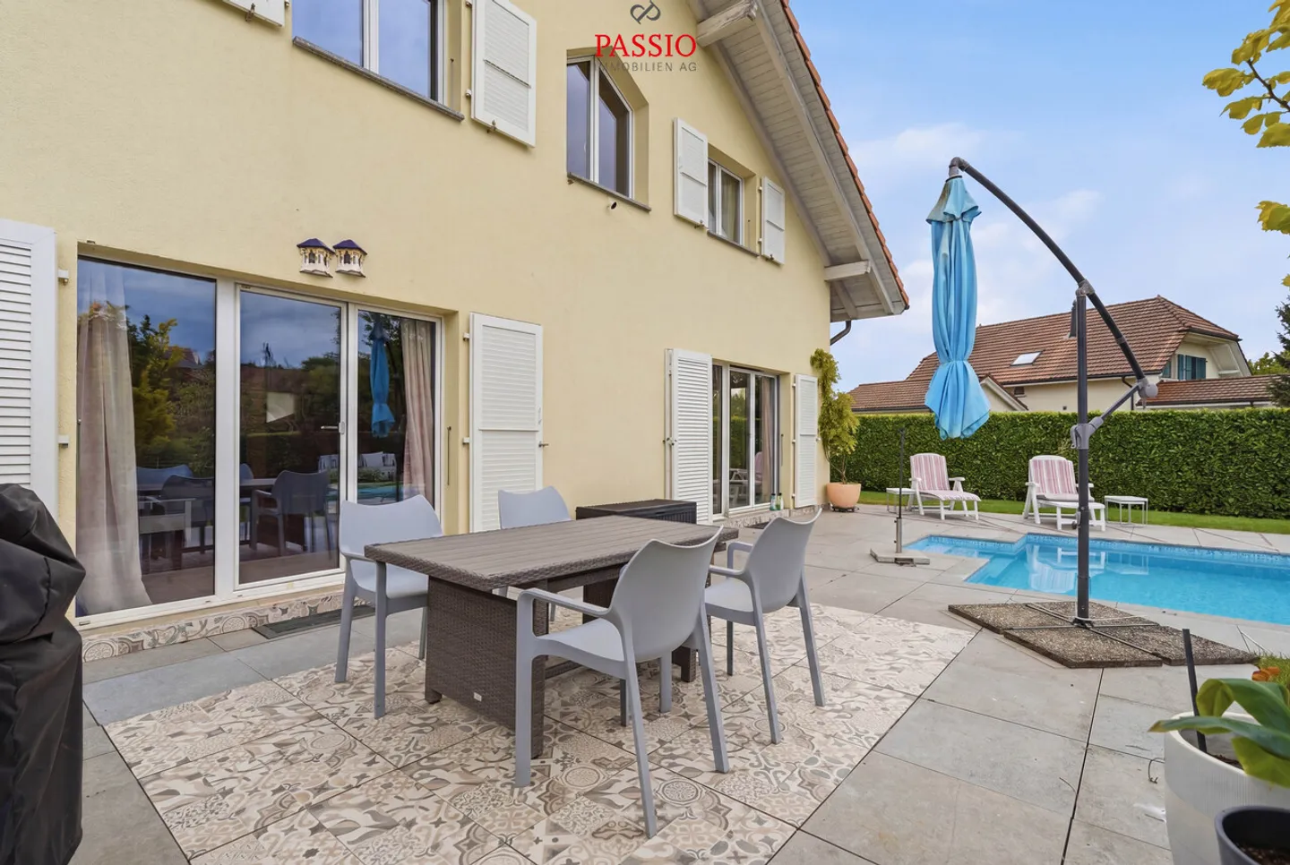 Elegant 6.5-Room Single-Family House with Pool and Garden Oasis - Photo 27 of 37