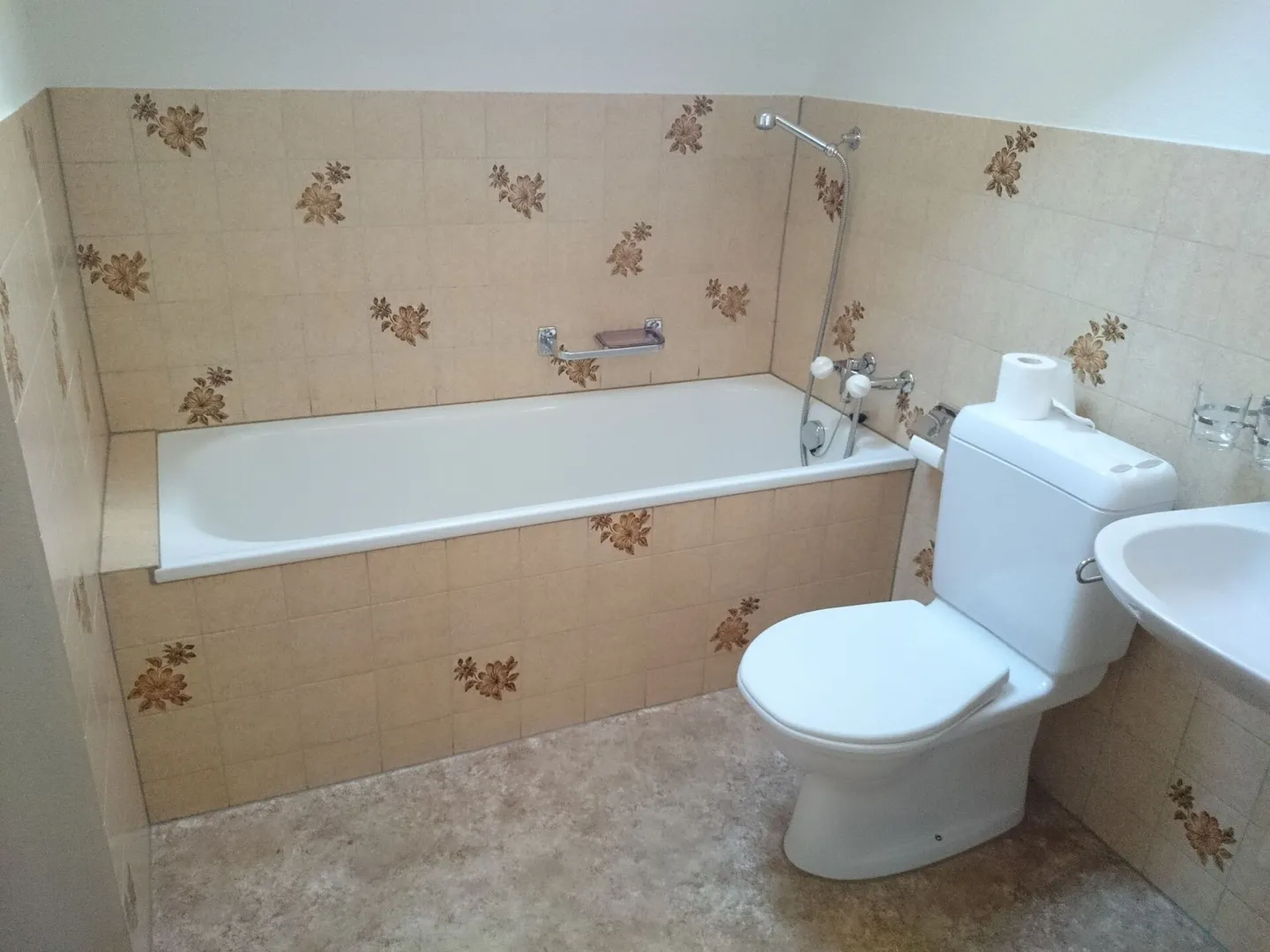 Appartement de 4 pièces - Photo 3 sur 8