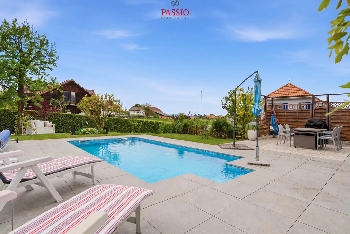 Elegant 6.5-Room Single-Family House with Pool and Garden Oasis - Photo 28 of 37