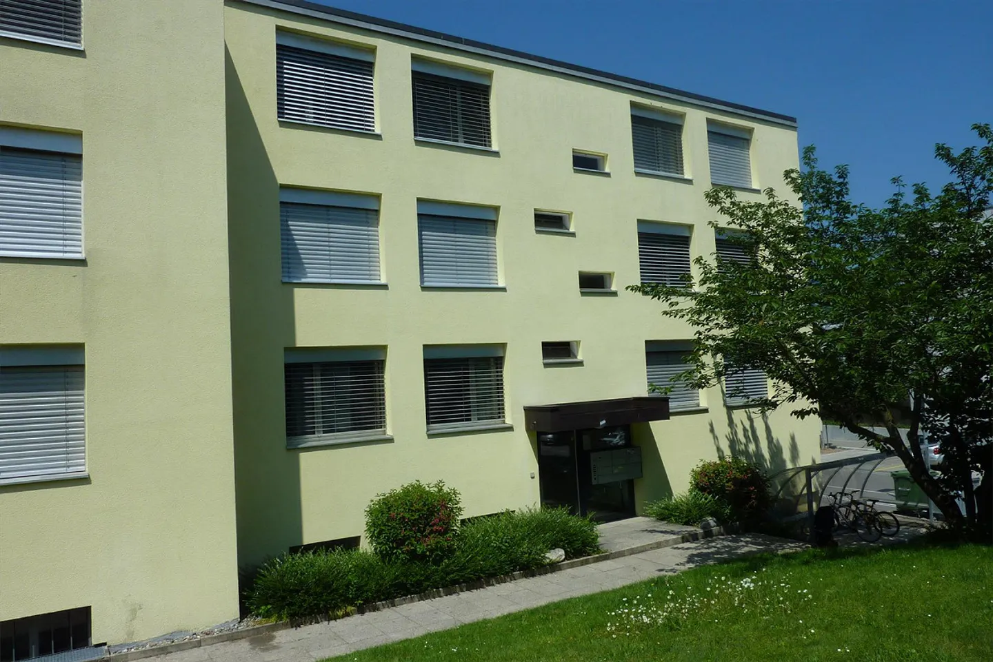 Grosszügige Familienwohnung mit Sicht ins Grüne - Foto 2 di 12