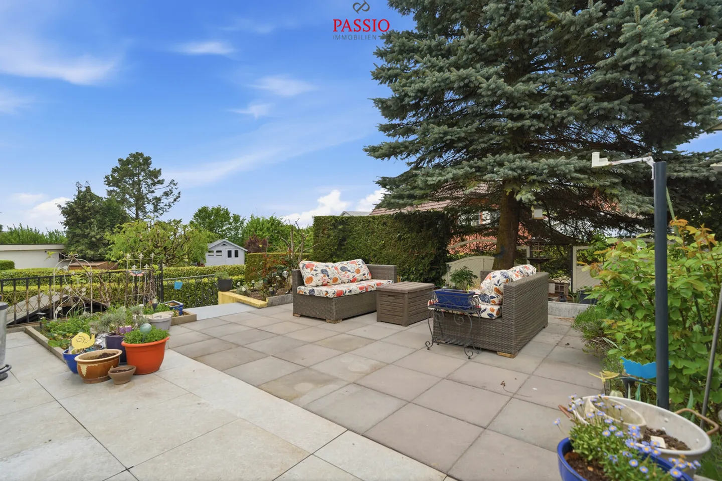 Elegant 6.5-Room Single-Family House with Pool and Garden Oasis - Photo 31 of 37