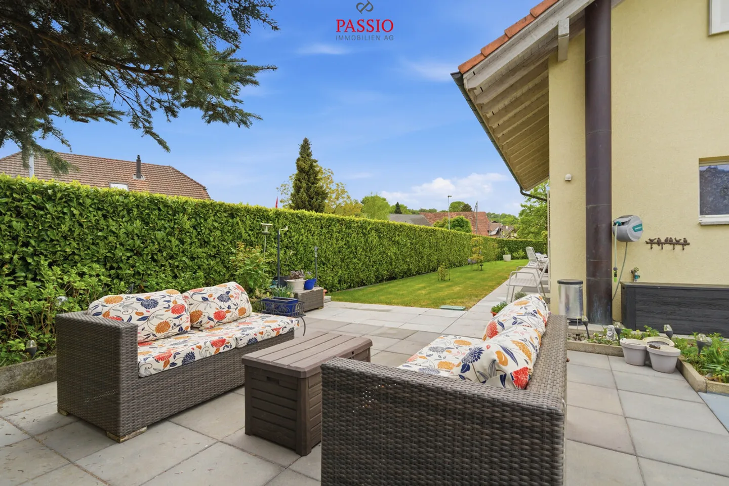 Elegant 6.5-Room Single-Family House with Pool and Garden Oasis - Photo 33 of 37