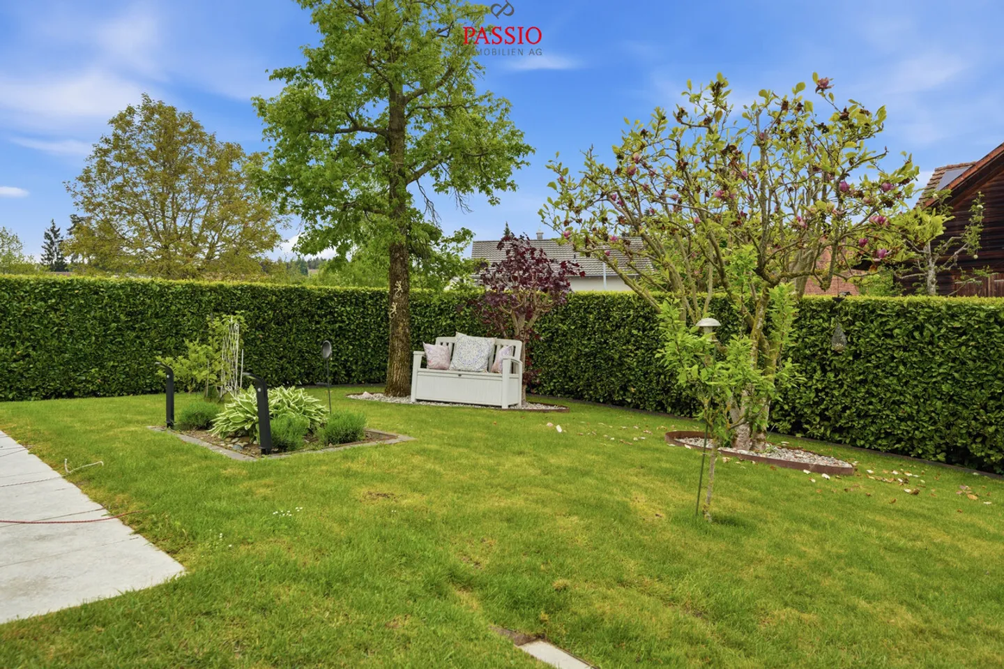 Elegant 6.5-Room Single-Family House with Pool and Garden Oasis - Photo 34 of 37