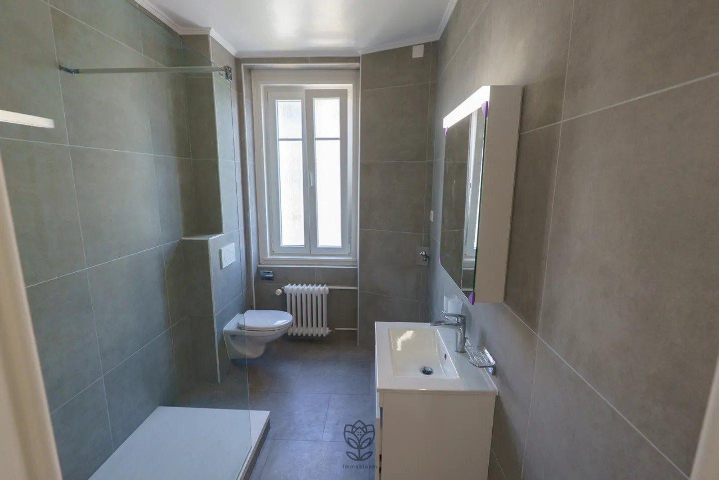 Schöne renovierte Wohnung mit großem Wohnraum - Foto 10 von 17