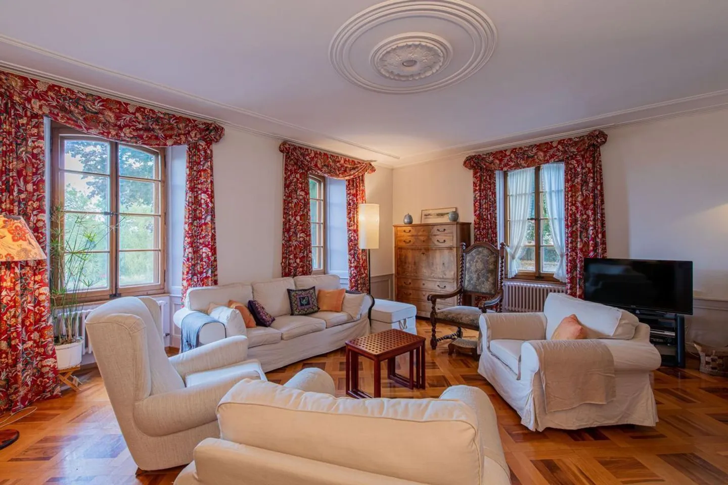 Master Property in the Vaud North - Photo 8 of 13