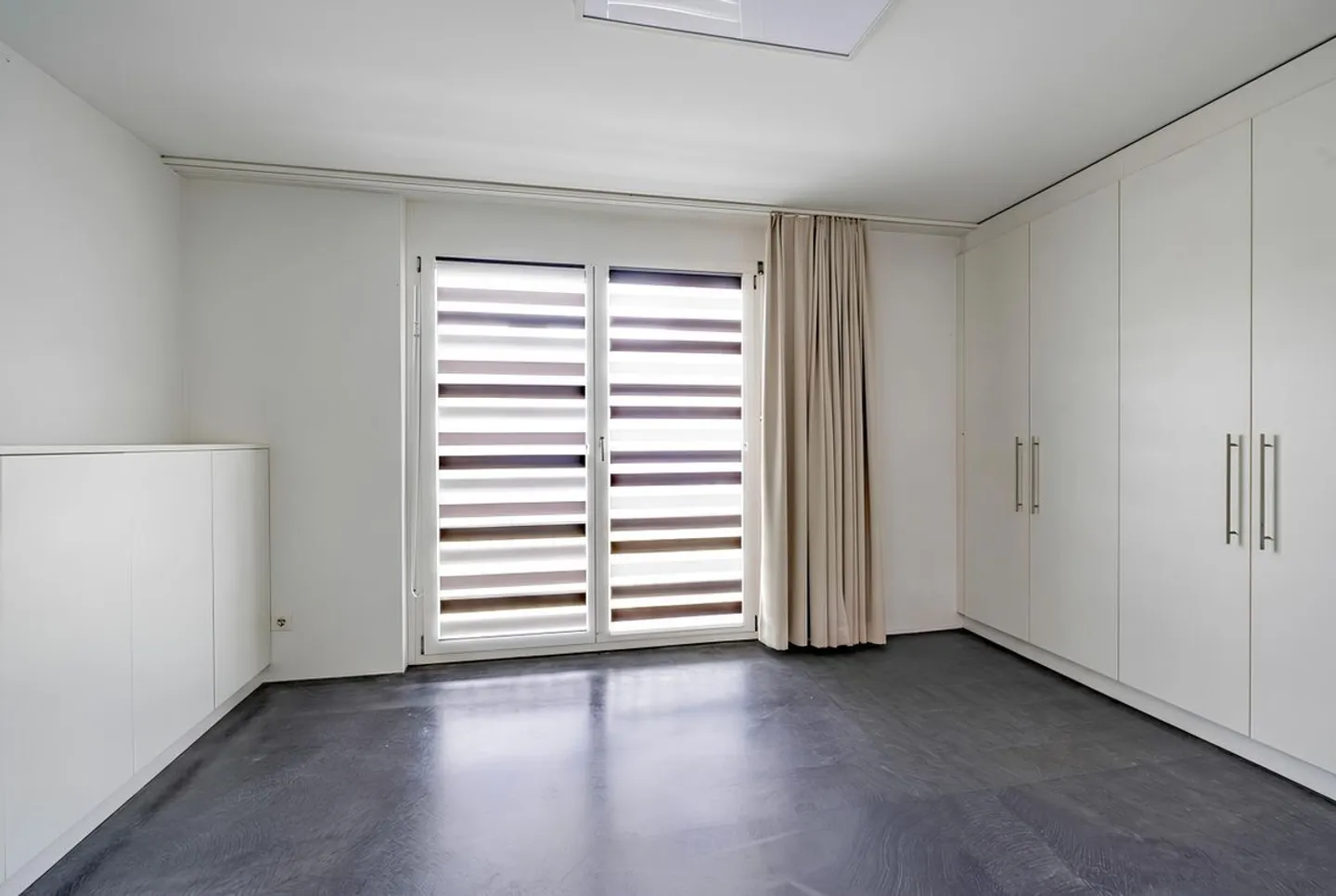 Spacious Family Home with Views - Photo 5 of 12