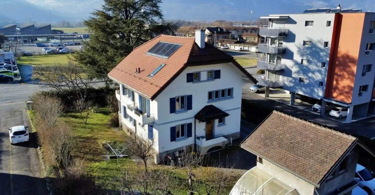 Propriété d'investissement - Photo 1 sur 11