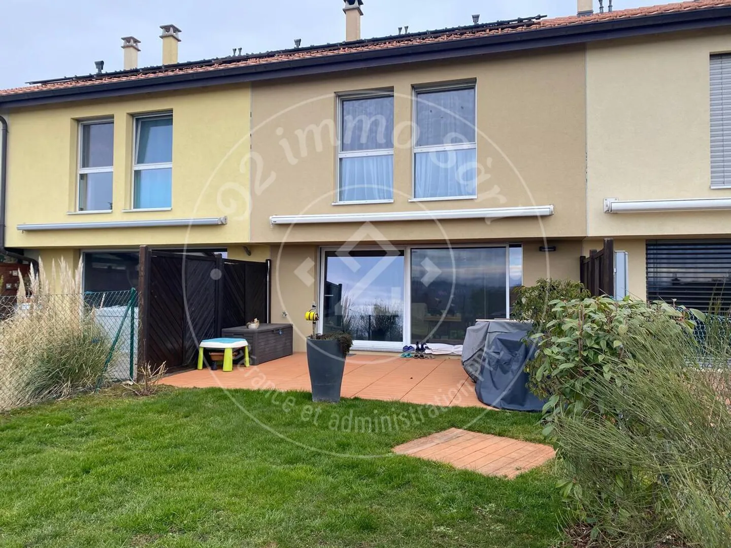 Bella villa bifamiliare - 5,5 locali Ursy - Foto 2 di 13